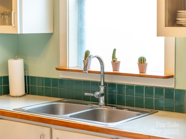 12 Bearden Avenue, Asheville, NC 28801