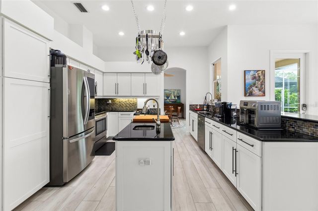 4815 QUEEN PALM TERRACE NE, St Petersburg, FL 33703