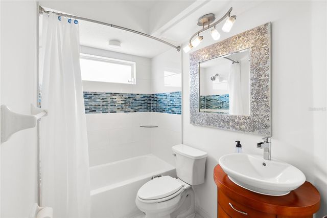 4815 QUEEN PALM TERRACE NE, St Petersburg, FL 33703