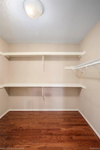 285 Indian Lake Road, Oxford Charter Township, MI 48371