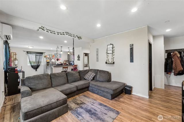 4712 S Warner Street, Tacoma, WA 98409