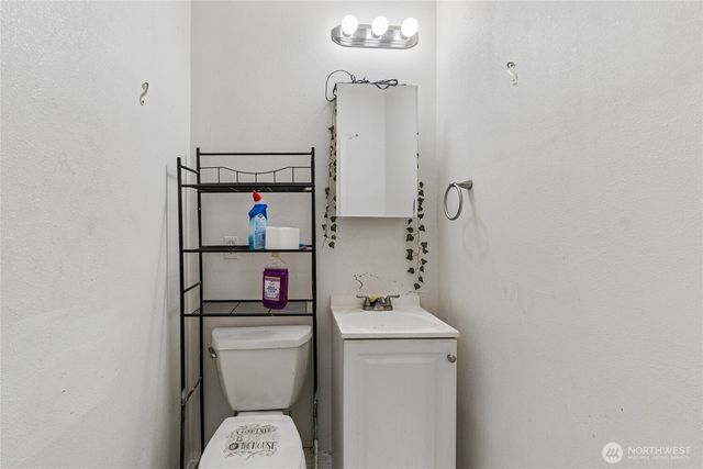 4712 S Warner Street, Tacoma, WA 98409