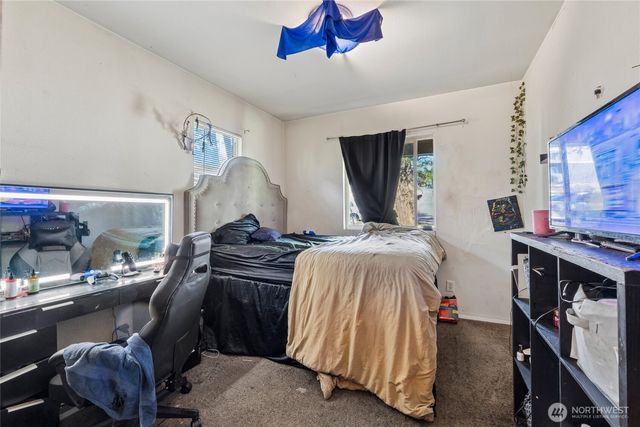 4712 S Warner Street, Tacoma, WA 98409