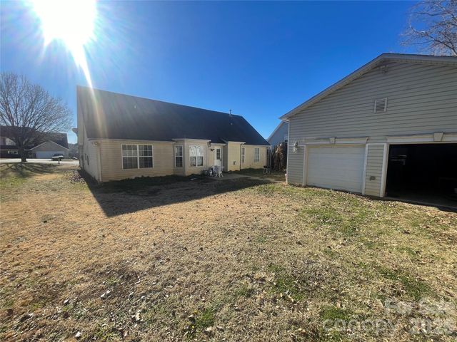 2660 Stagbuck Drive, Gastonia, NC 28052