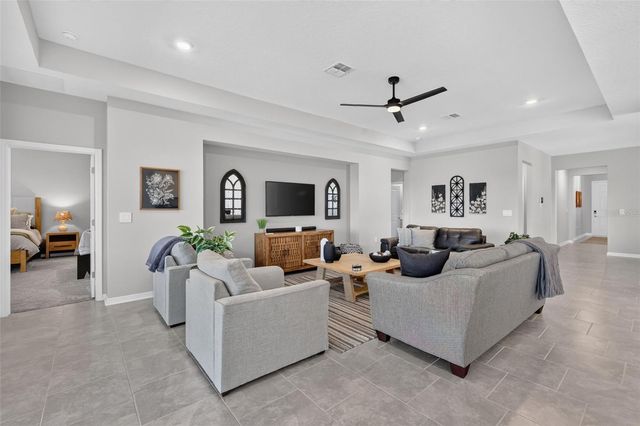 6061 CLAYSTONE WAY, Mount Dora, FL 32757