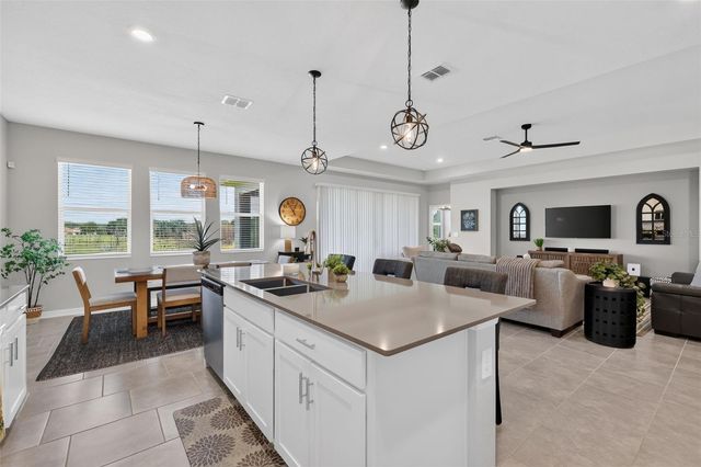 6061 CLAYSTONE WAY, Mount Dora, FL 32757
