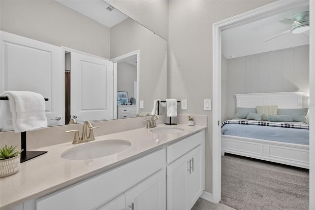 6061 CLAYSTONE WAY, Mount Dora, FL 32757