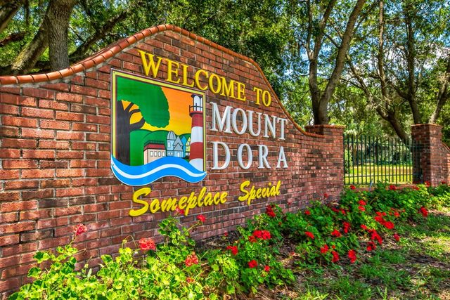 6061 CLAYSTONE WAY, Mount Dora, FL 32757
