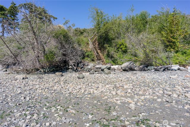 405 Lopez Road, Lopez Island, WA 98261