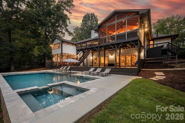 3525 Windbluff Drive, Charlotte, NC 28277