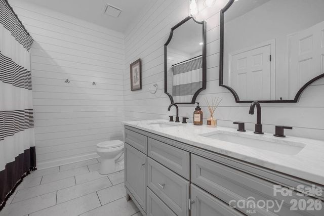 3525 Windbluff Drive, Charlotte, NC 28277