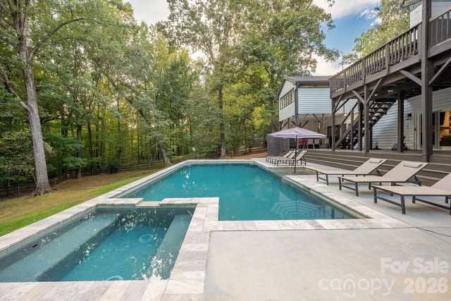 3525 Windbluff Drive, Charlotte, NC 28277