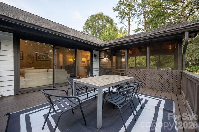 3525 Windbluff Drive, Charlotte, NC 28277