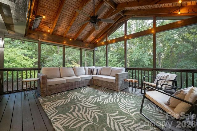 3525 Windbluff Drive, Charlotte, NC 28277
