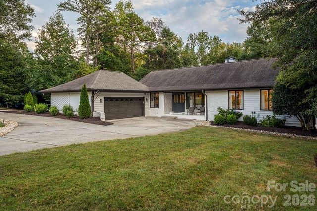 3525 Windbluff Drive, Charlotte, NC 28277