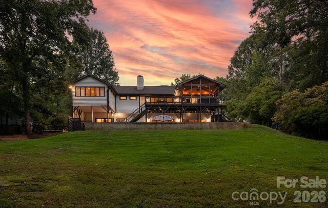 3525 Windbluff Drive, Charlotte, NC 28277