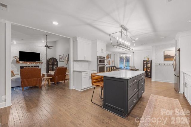 3525 Windbluff Drive, Charlotte, NC 28277