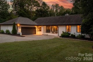 3525 Windbluff Drive, Charlotte, NC 28277