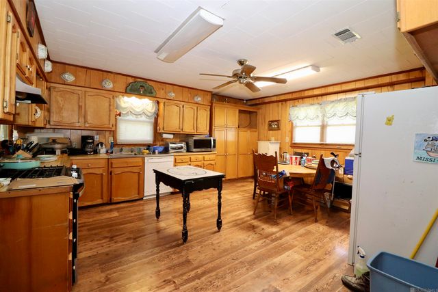 6755 Joe Daniel Rd, St Francisville, LA 70775