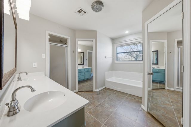 195 Enchanted Drive, Enchanted Oaks, TX 75156