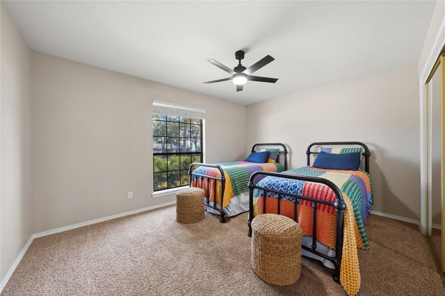 195 Enchanted Drive, Enchanted Oaks, TX 75156