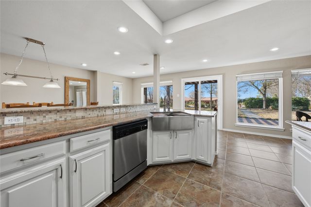 195 Enchanted Drive, Enchanted Oaks, TX 75156