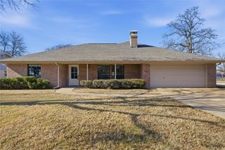195 Enchanted Drive, Enchanted Oaks, TX 75156