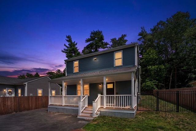 9 Beach Rd, Pembroke, MA 02359