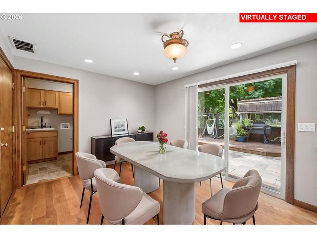 33670 MCKENZIE VIEW Dr, Eugene, OR 97408