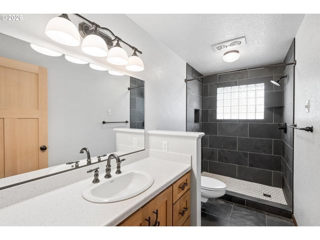 33670 MCKENZIE VIEW Dr, Eugene, OR 97408
