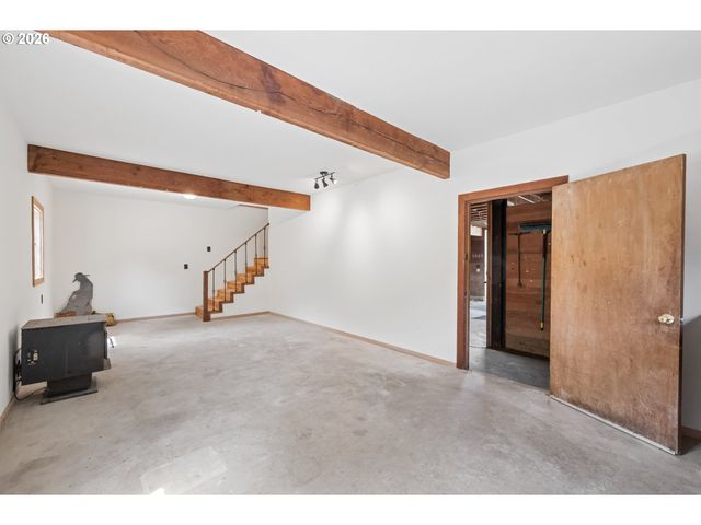 33670 MCKENZIE VIEW Dr, Eugene, OR 97408