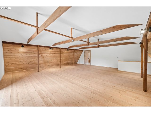 33670 MCKENZIE VIEW Dr, Eugene, OR 97408