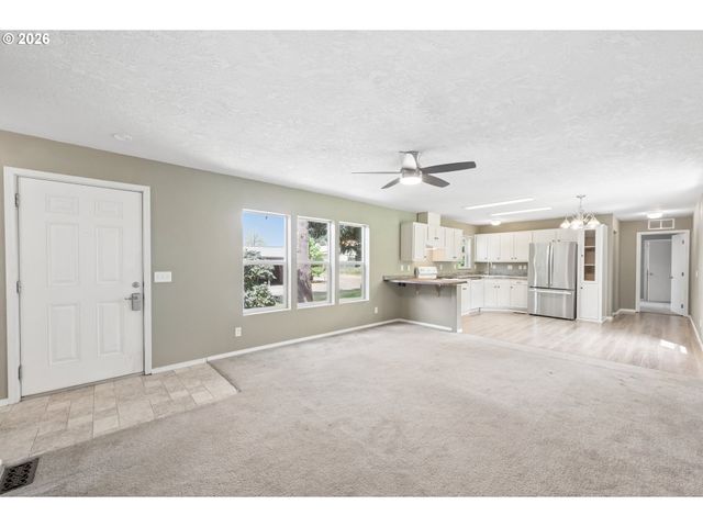 33670 MCKENZIE VIEW Dr, Eugene, OR 97408