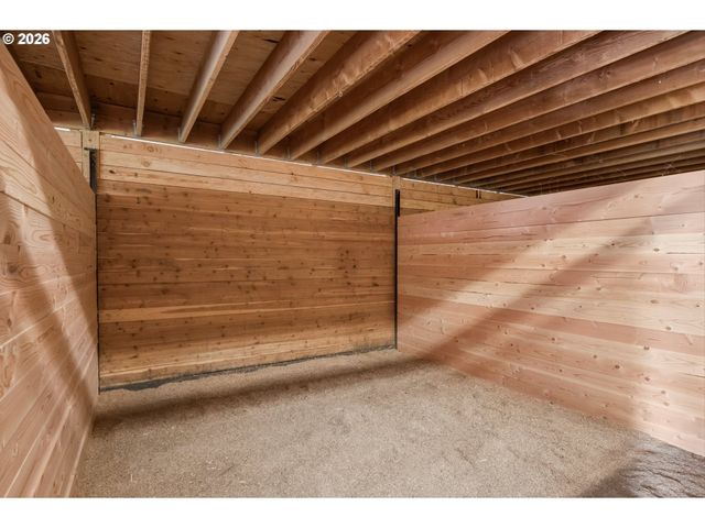 33670 MCKENZIE VIEW Dr, Eugene, OR 97408