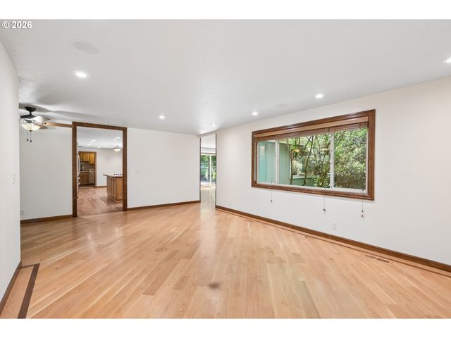 33670 MCKENZIE VIEW Dr, Eugene, OR 97408