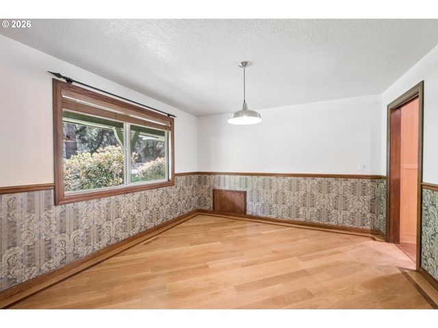 33670 MCKENZIE VIEW Dr, Eugene, OR 97408