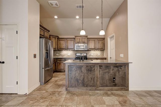 13340 SW 2nd Street, Yukon, OK 73099