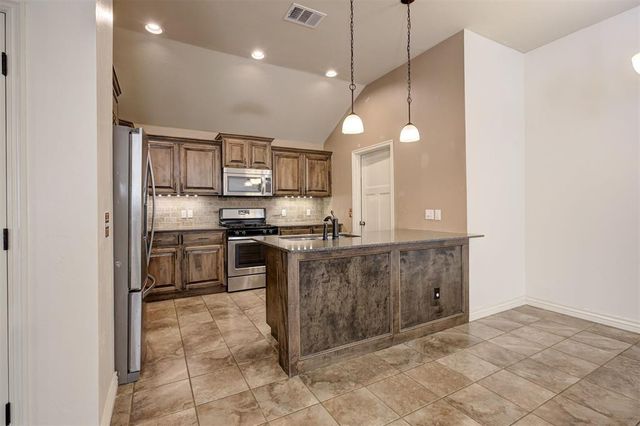 13340 SW 2nd Street, Yukon, OK 73099