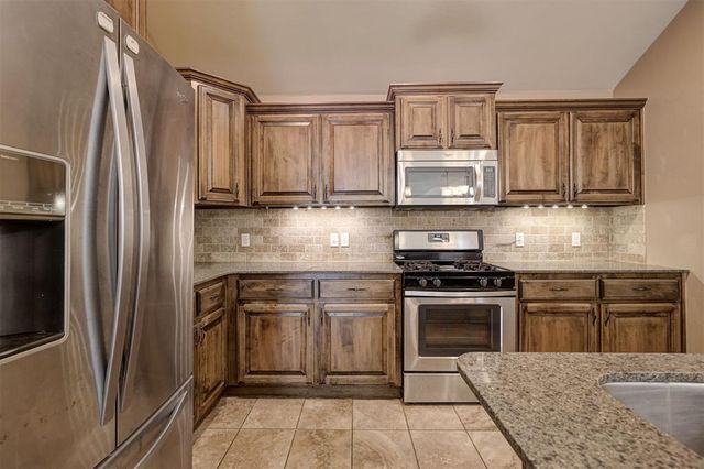 13340 SW 2nd Street, Yukon, OK 73099