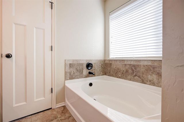 13340 SW 2nd Street, Yukon, OK 73099