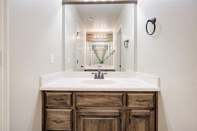 13340 SW 2nd Street, Yukon, OK 73099