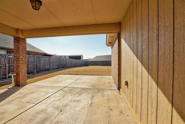 13340 SW 2nd Street, Yukon, OK 73099