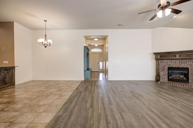 13340 SW 2nd Street, Yukon, OK 73099