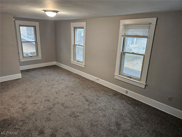 1098 Big Falls Avenue, Akron, OH 44310