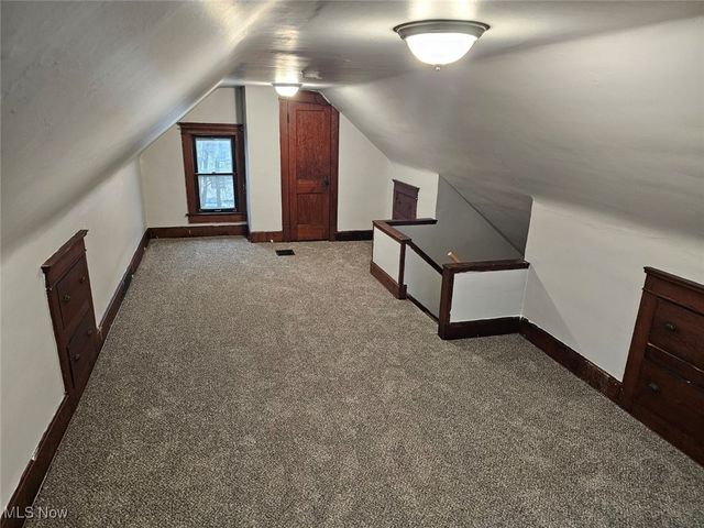 1098 Big Falls Avenue, Akron, OH 44310