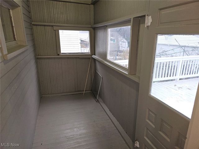 1098 Big Falls Avenue, Akron, OH 44310