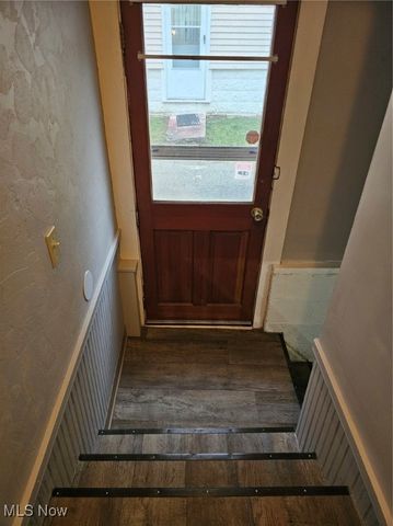 1098 Big Falls Avenue, Akron, OH 44310