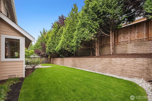 11710 157th Avenue NE, Redmond, WA 98052