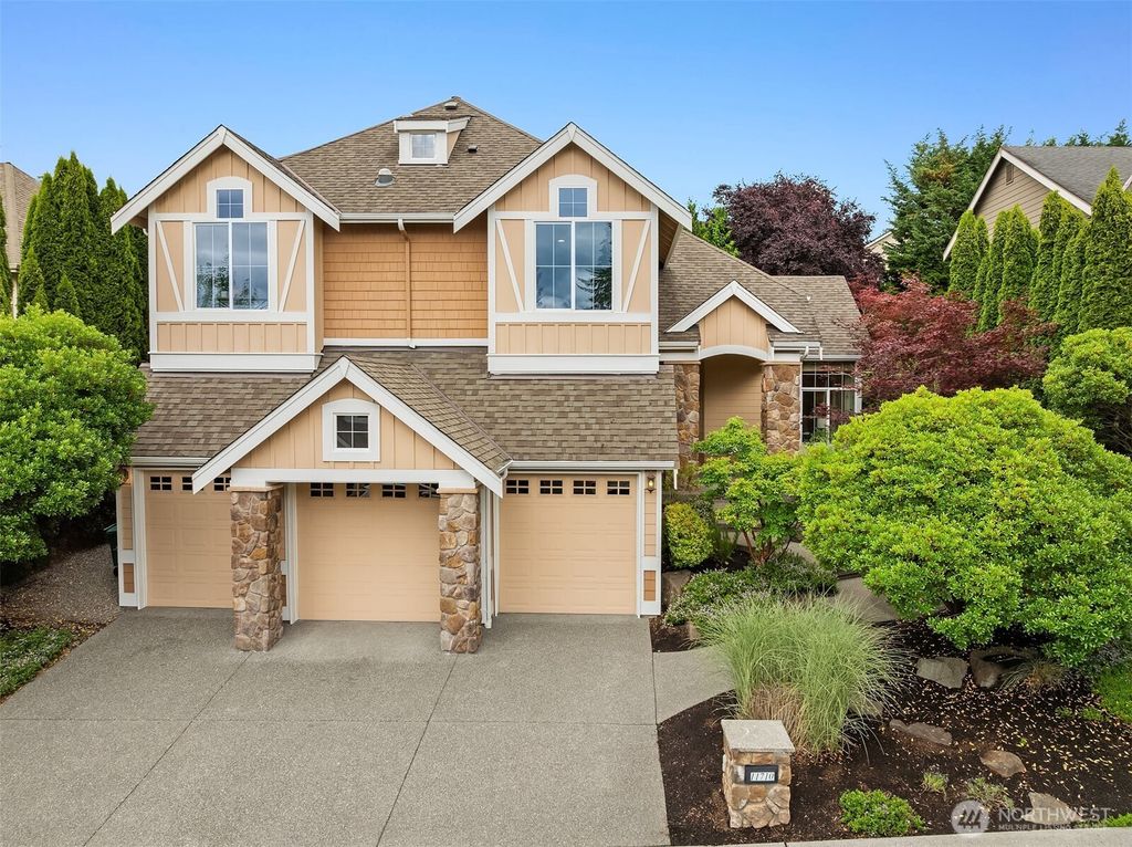 11710 157th Avenue NE, Redmond, WA 98052