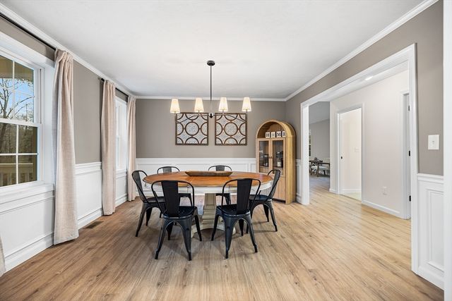 48 Walnut St, Douglas, MA 01516